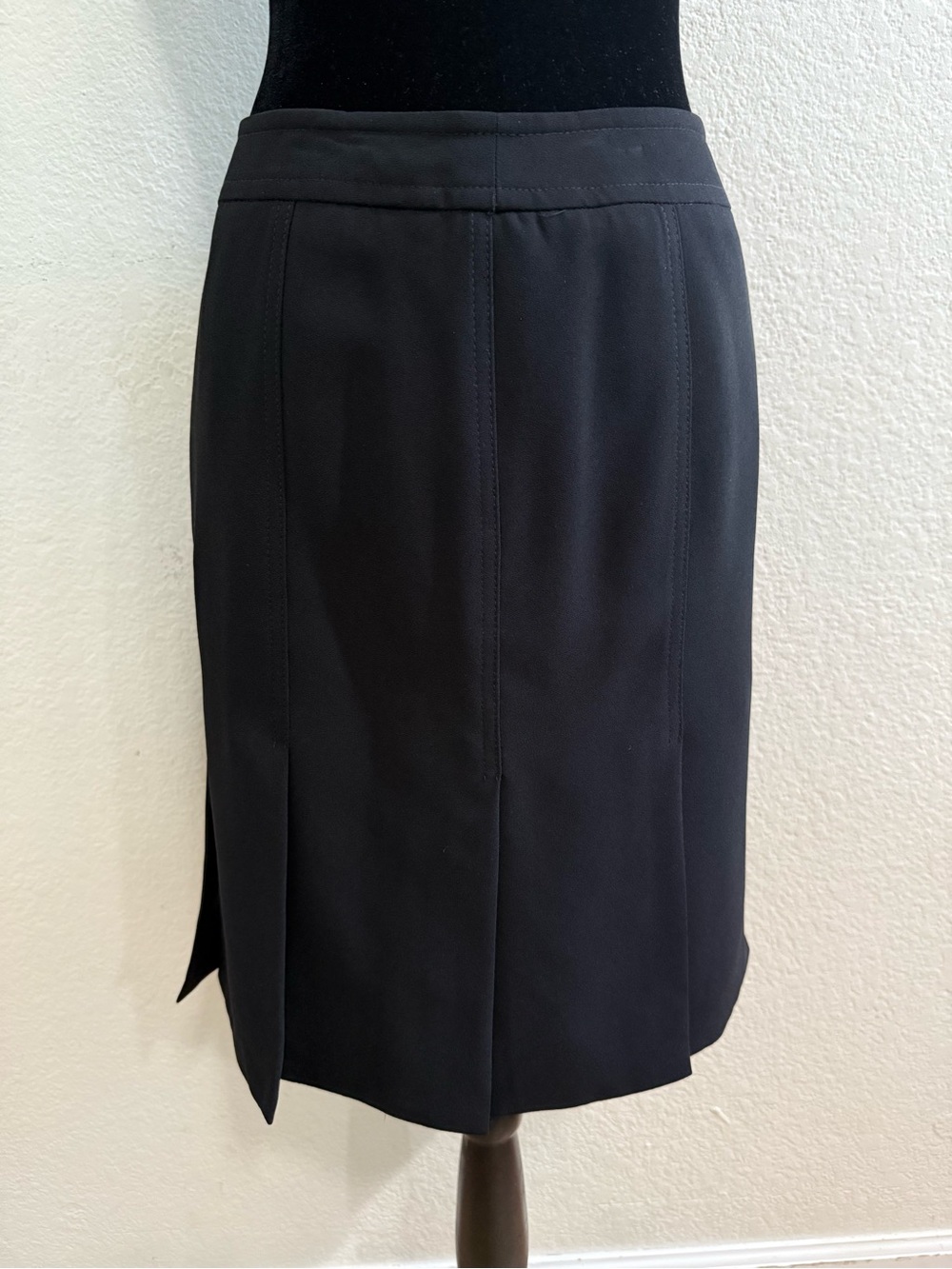 NWT Trina Turk Black A-Line Pleated Skirt Size 8